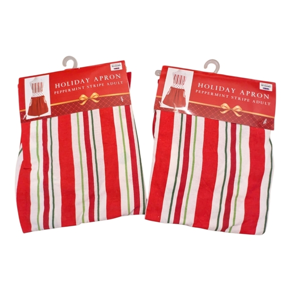 Bed Bath & Beyond Holiday Aprons, Set Of Two - Picture 2 of 4